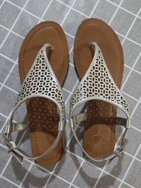 Jessica Simpson Metallic Silver Cutout Thong Sandals